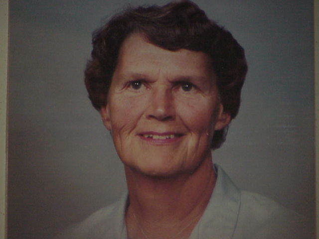 Ann Favret - mvc-003f.jpg - 28312 Bytes